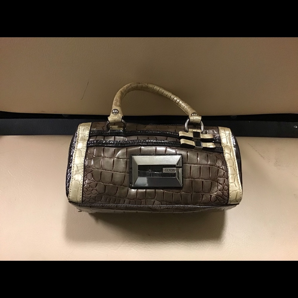 Guess Handbag in crocodile (faux)